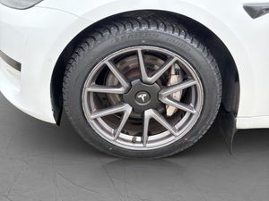 Tesla Model 3 bild 31