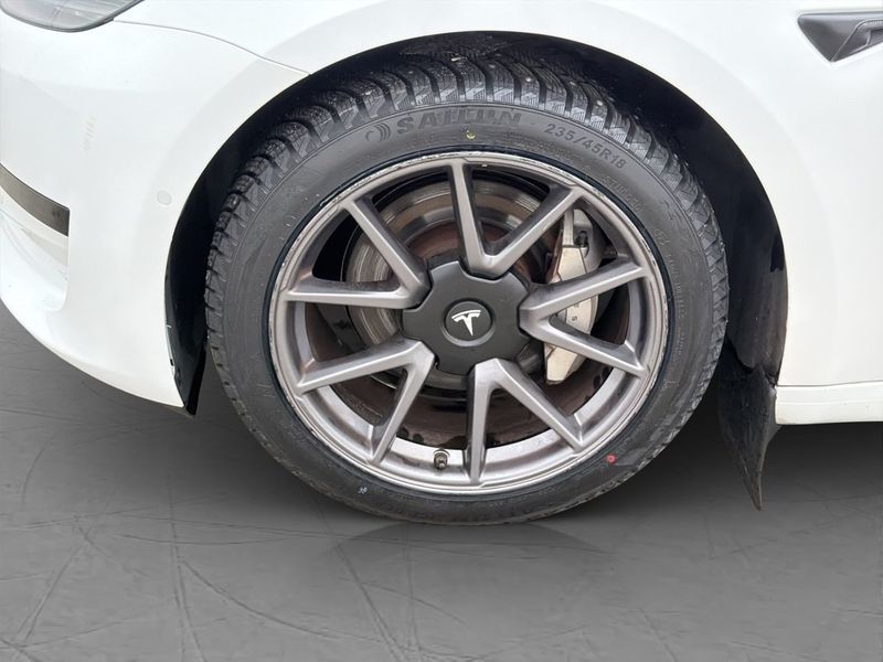 Tesla Model 3 bild 31