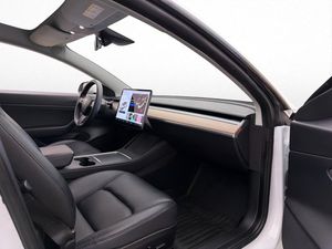 Tesla Model 3 bild 13