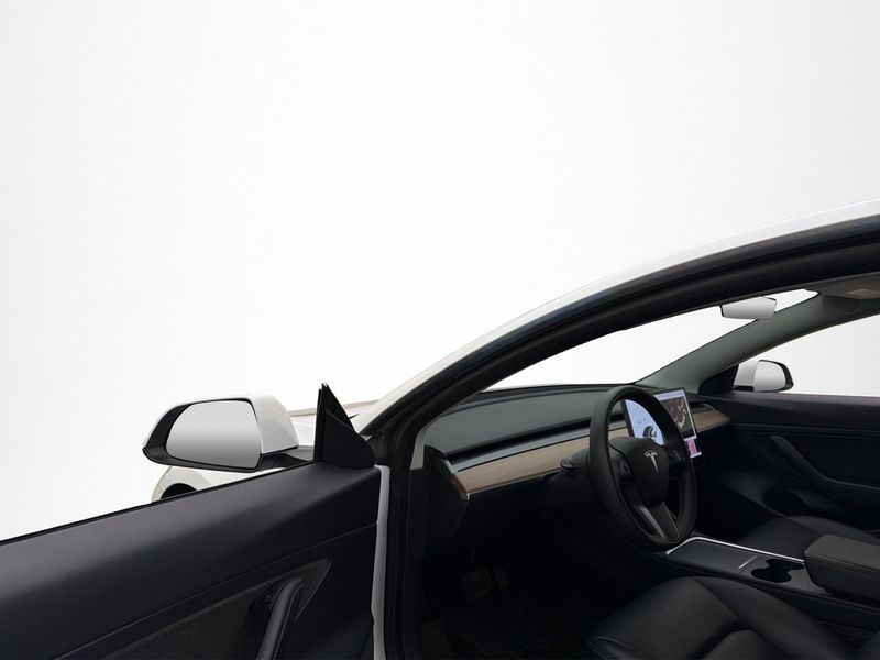 Tesla Model 3 bild 17