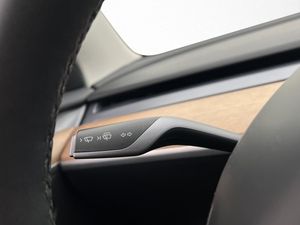 Tesla Model 3 bild 13