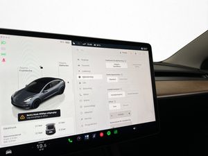 Tesla Model 3 bild 21