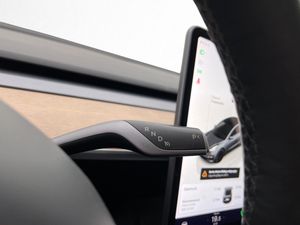 Tesla Model 3 bild 14