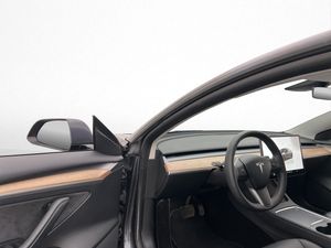 Tesla Model 3 bild 9