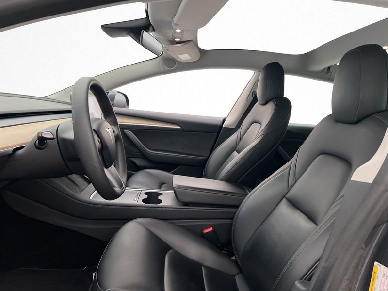 Tesla Model 3 bild 10
