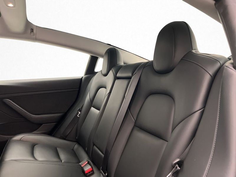 Tesla Model 3 bild 26