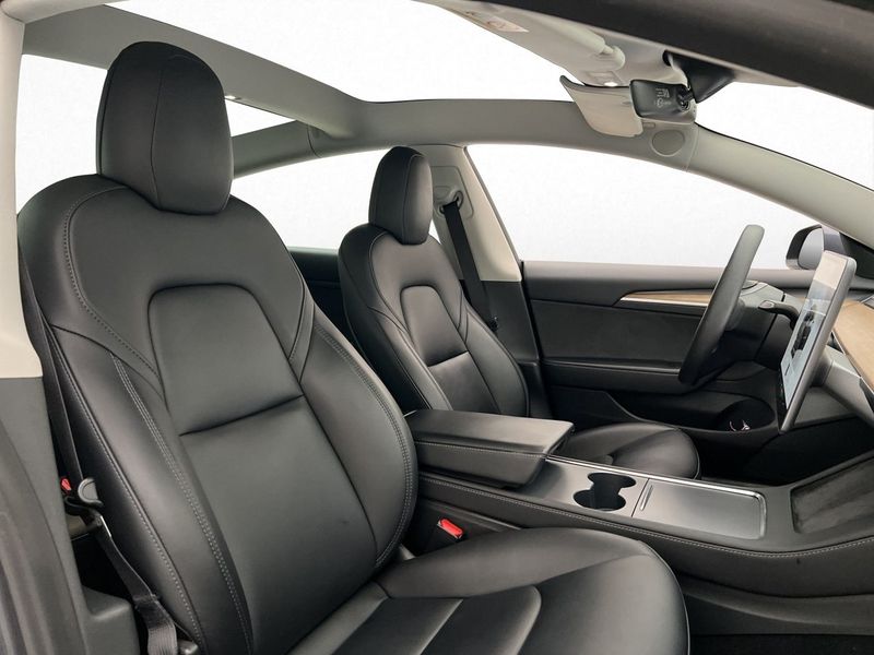 Tesla Model 3 bild 24