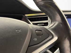 Tesla Model S bild 17