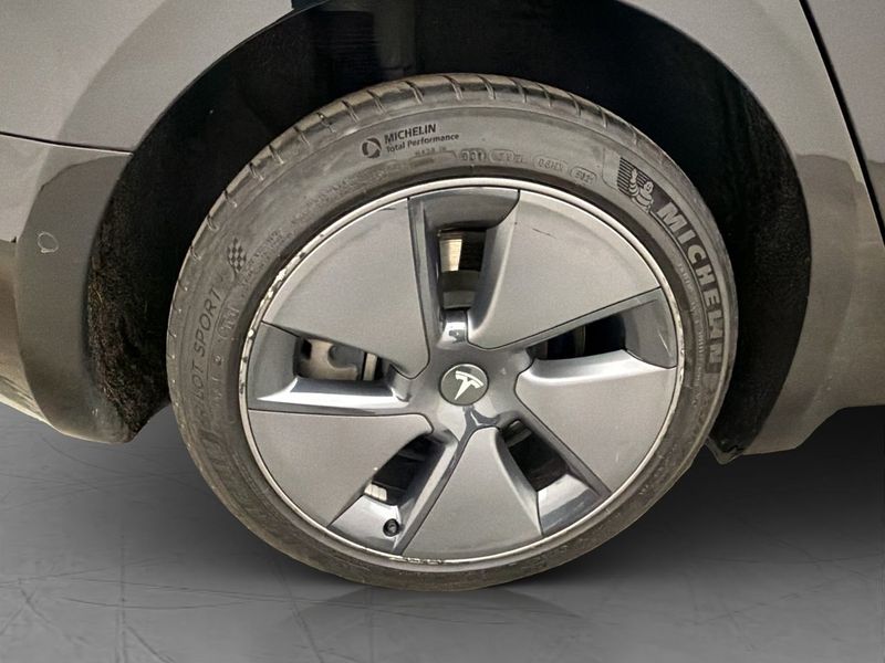 Tesla Model 3 bild 31