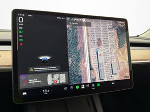 Tesla Model 3 bild 18