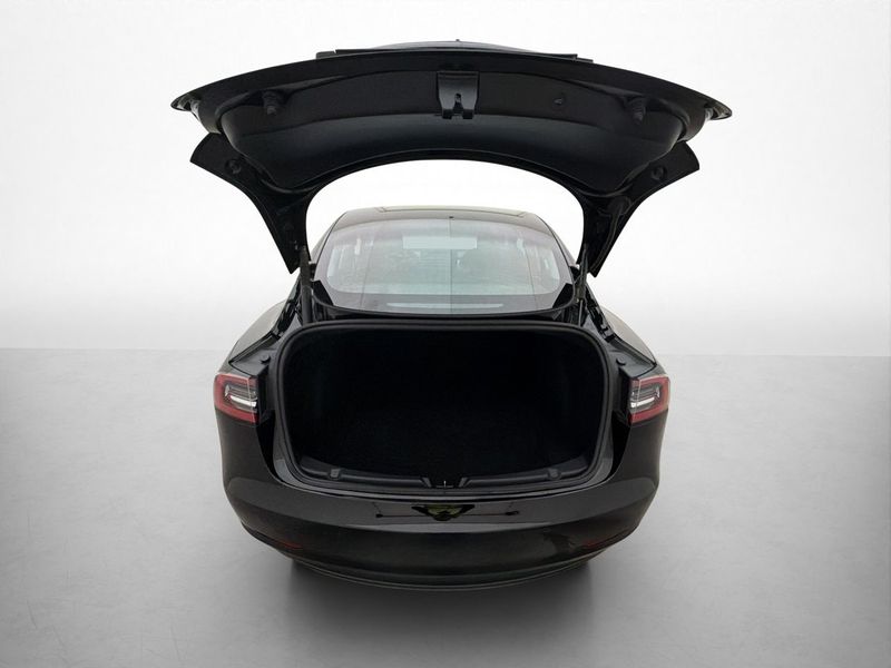 Tesla Model 3 bild 28
