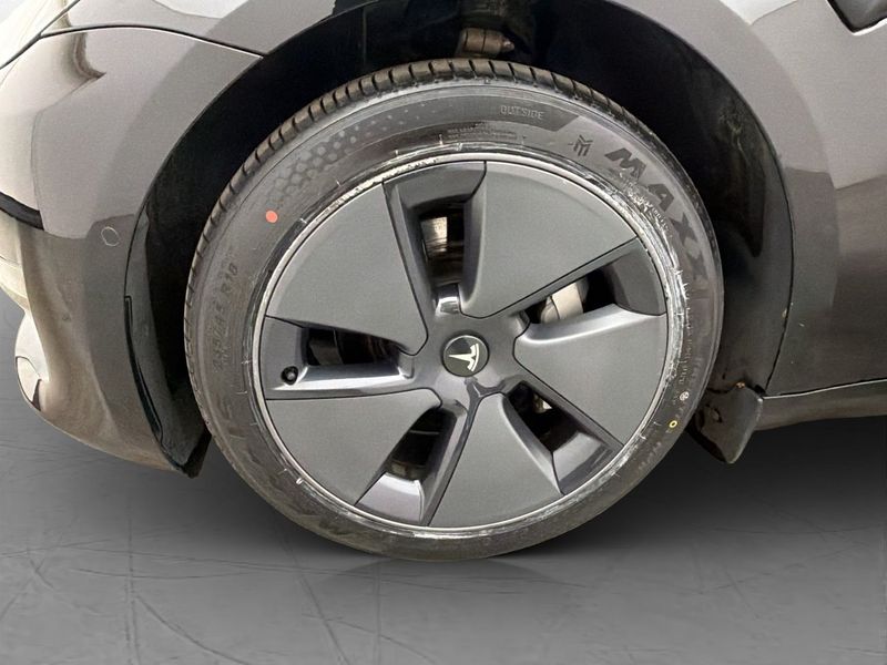 Tesla Model 3 bild 33