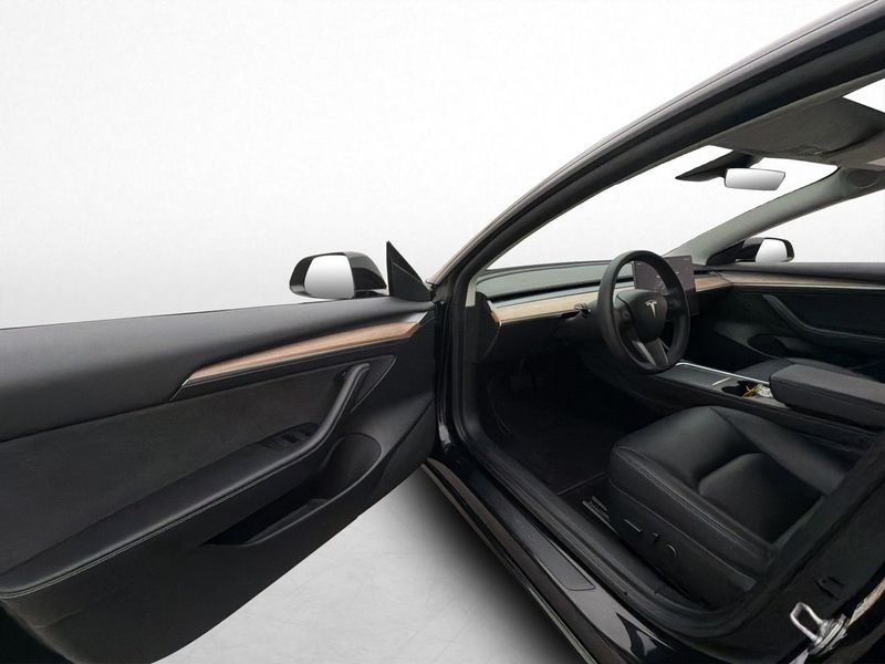 Tesla Model 3 bild 10