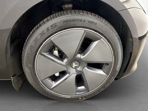 Tesla Model 3 bild 32
