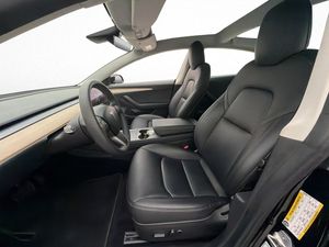 Tesla Model 3 bild 11
