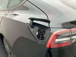 Tesla Model 3 bild 30