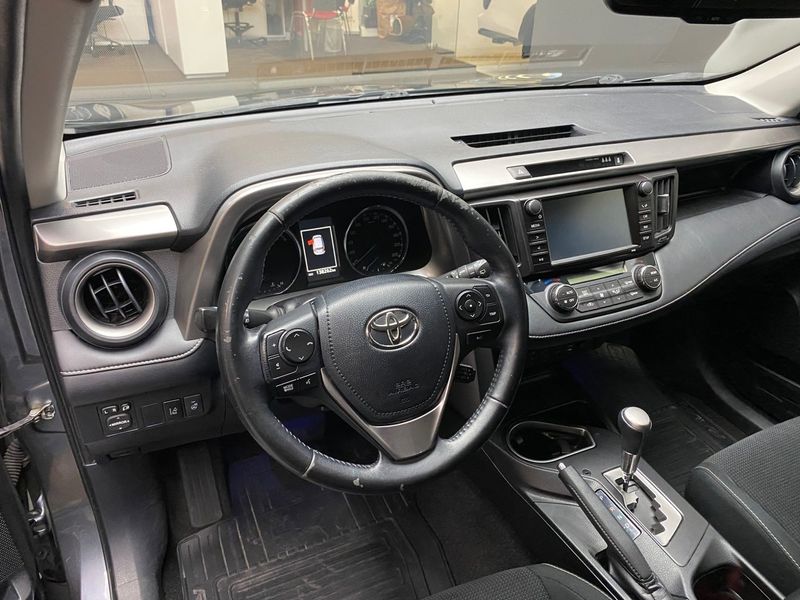 Toyota RAV4 bild 7