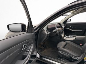 BMW 330 bild 9