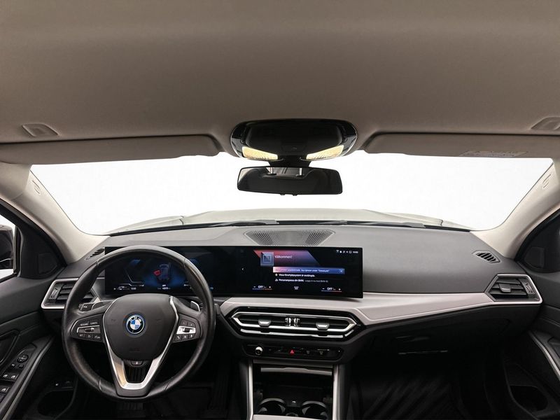 BMW 330 bild 11