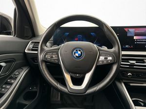 BMW 330 bild 12