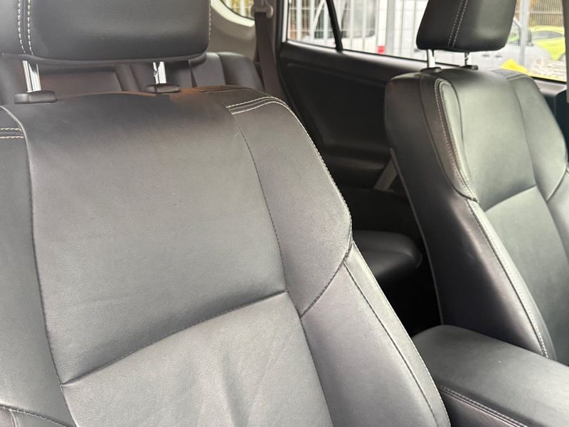 Toyota RAV4 bild 9