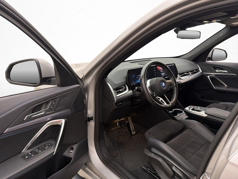 BMW iX1 bild 10