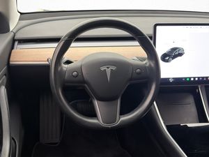 Tesla Model 3 bild 11