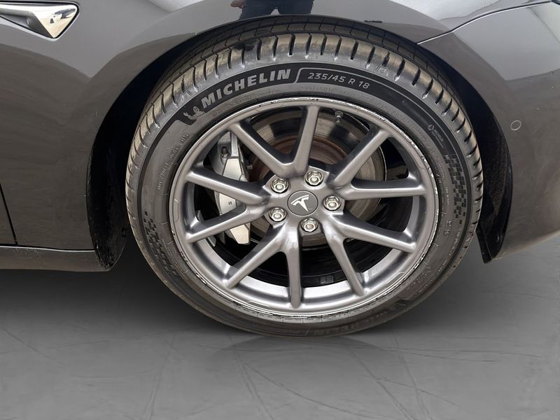 Tesla Model 3 bild 31