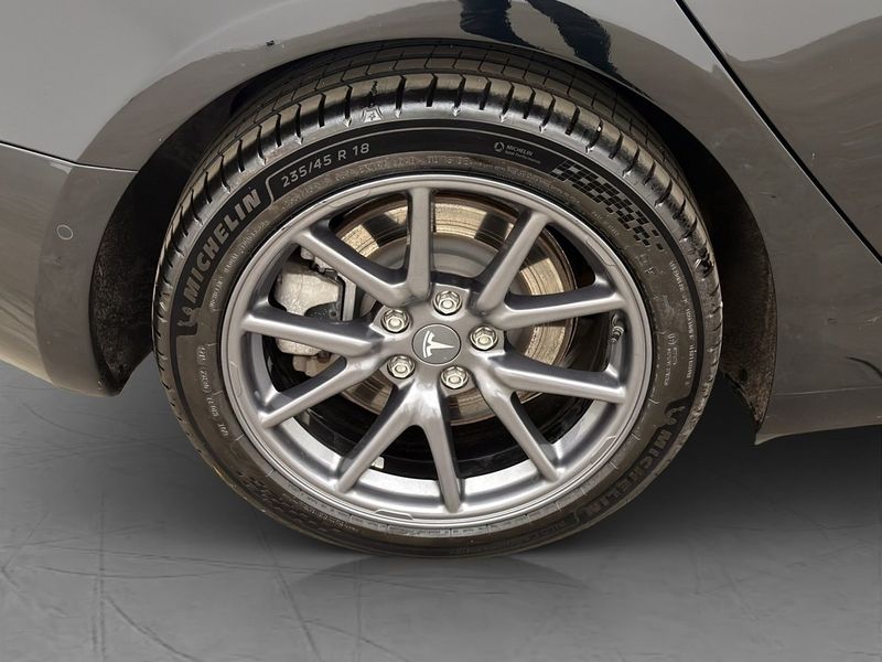 Tesla Model 3 bild 30
