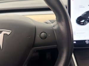 Tesla Model 3 bild 27