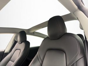 Tesla Model 3 bild 10