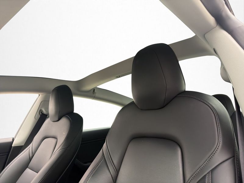 Tesla Model 3 bild 10