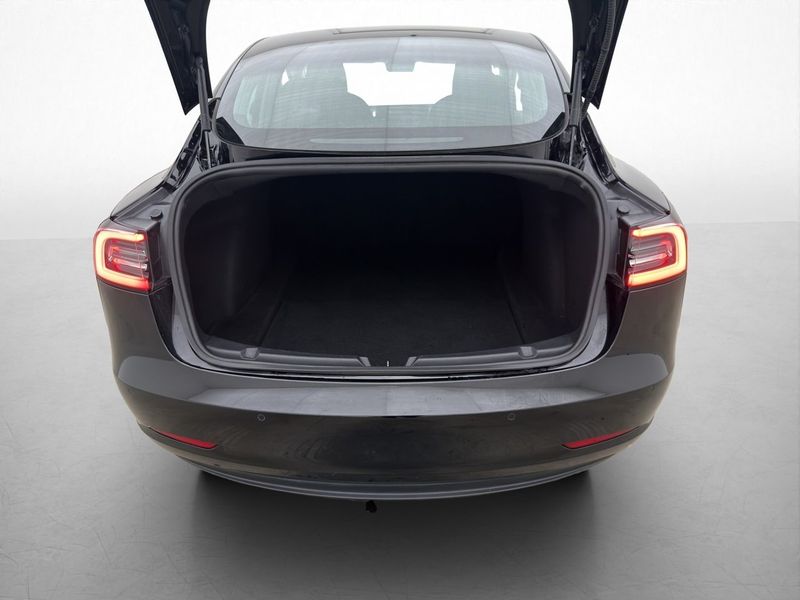 Tesla Model 3 bild 8