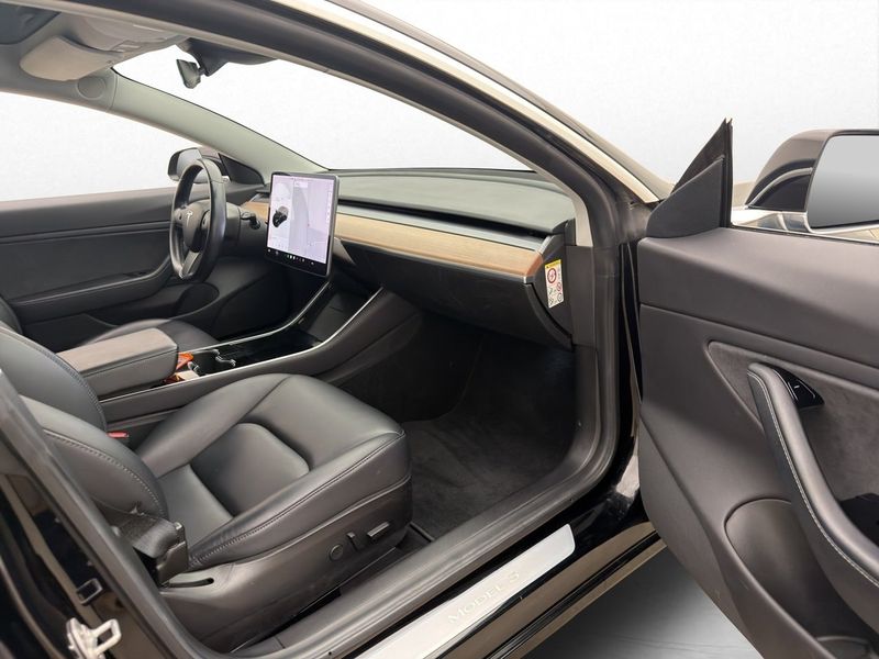 Tesla Model 3 bild 22
