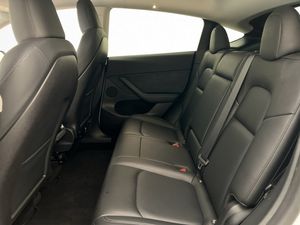 Tesla Model Y bild 28