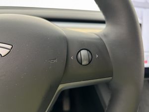 Tesla Model Y bild 17