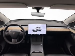 Tesla Model Y bild 14