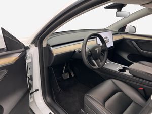 Tesla Model Y bild 11