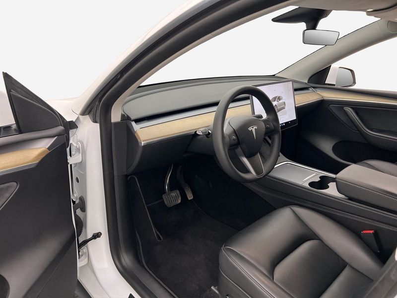 Tesla Model Y bild 11