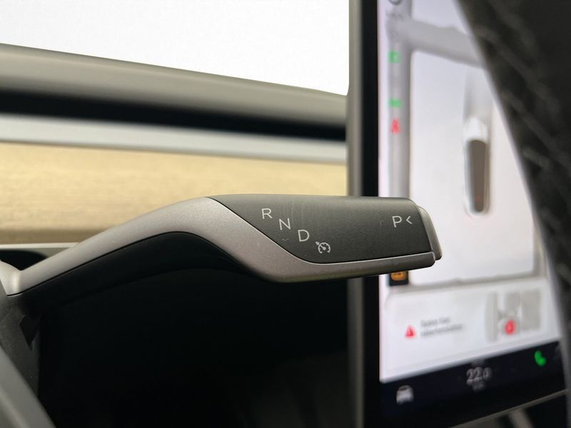 Tesla Model Y bild 31