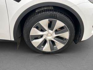 Tesla Model Y bild 36
