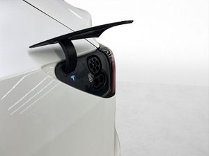 Tesla Model Y bild 32