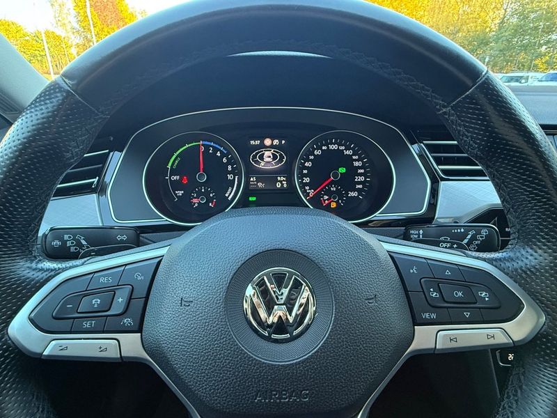 Volkswagen Passat bild 15
