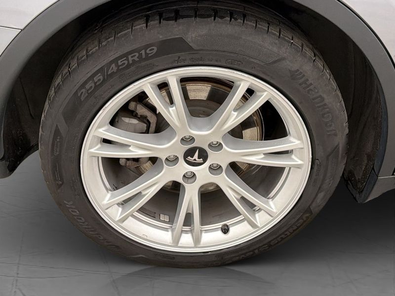 Tesla Model Y bild 31
