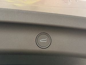 Tesla Model Y bild 26