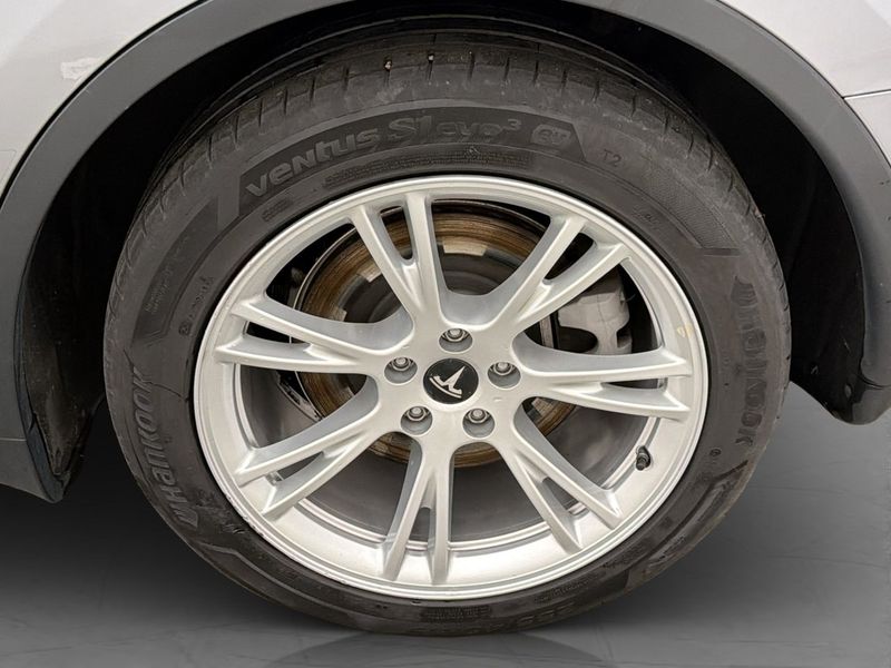 Tesla Model Y bild 30