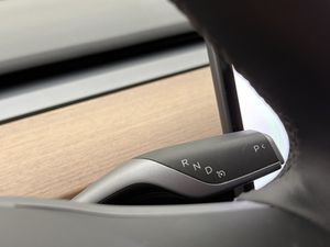 Tesla Model Y bild 17
