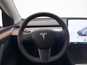 Tesla Model Y bild 14
