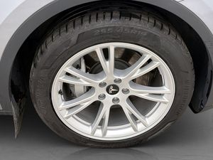 Tesla Model Y bild 32