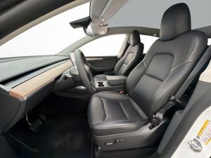 Tesla Model Y bild 13